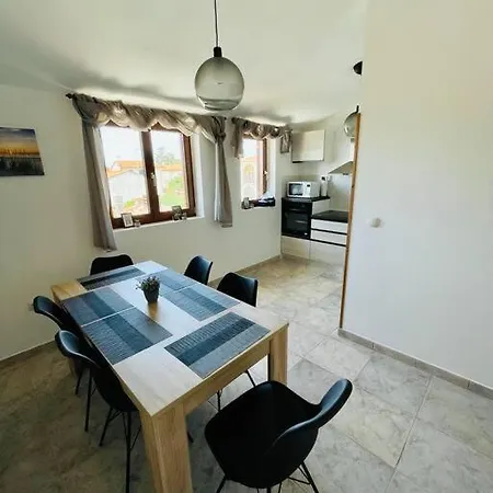 Apartament Arena-mare
